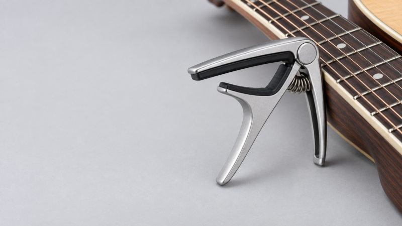 How to Choose a Guitar Capo Supplier: Fit, Tuning and Private-Label Checks
